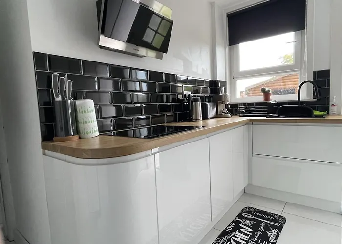 Two Bedroom Ground Floor Apartment With Garden